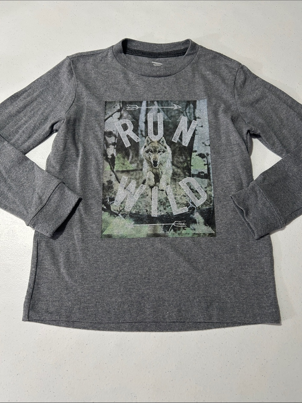 Old Navy Boy’s Gray Long Sleeve Wolf Graphic Shirt Size XS (5)